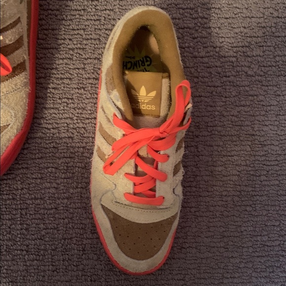 Rare The Grinch Adidas shoes! - Picture 5 of 7